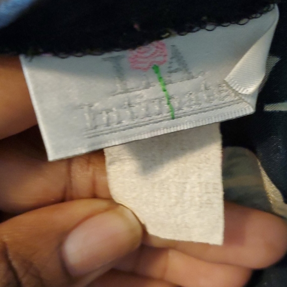 LA Intimates black floral print robe size M - Picture 4 of 4